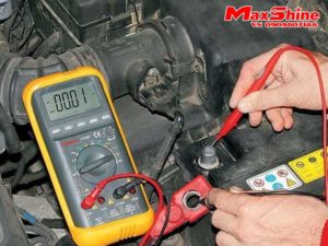 Cách kiểm tra ắc quy ô tô bằng đồng hồ đo điện